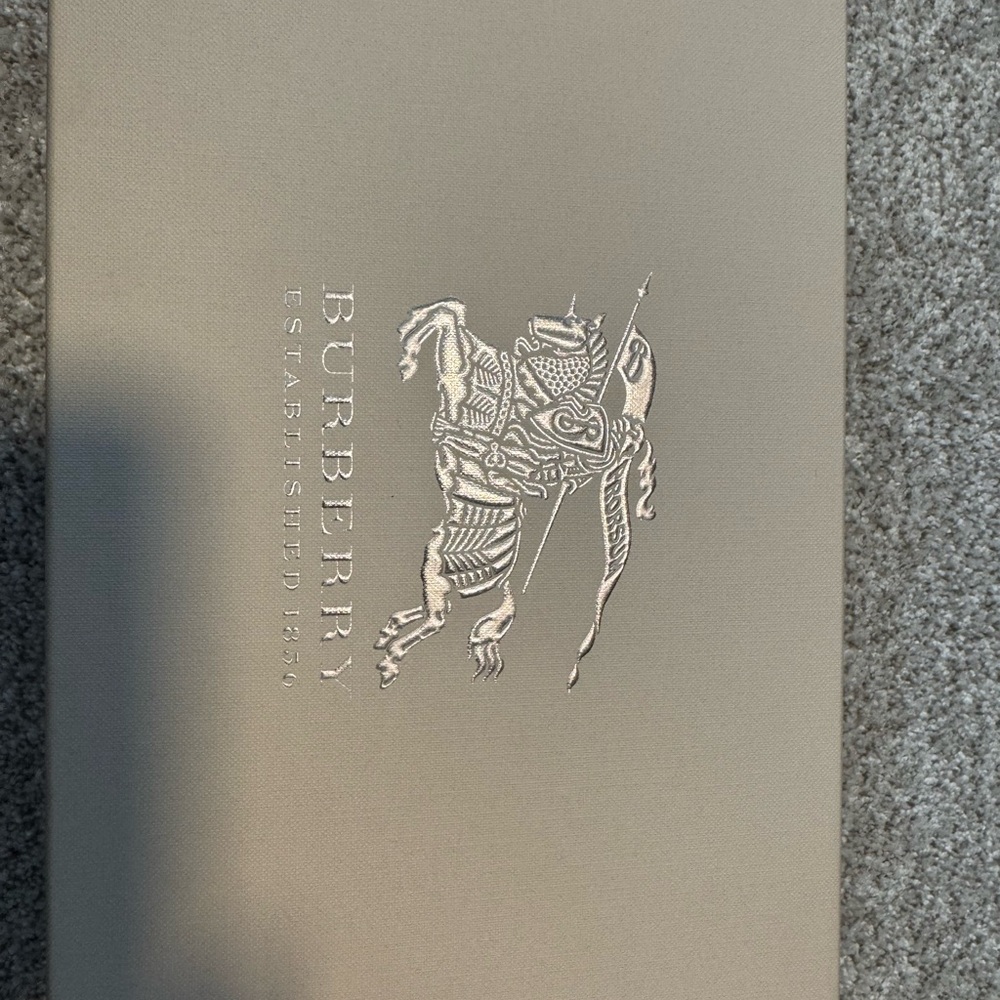 Burberry Black and Cream Heels with Metallic Accents - Picture 8 of 8